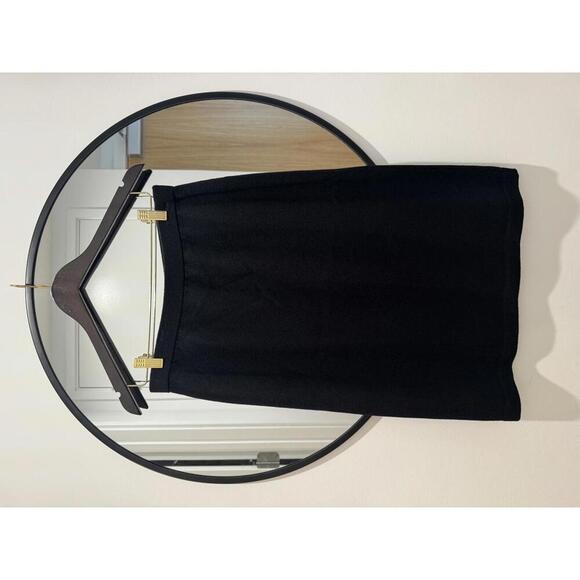 St. John Basics Black Knit Skirt Size 10 Stretch Classic Pencil Midi Career - Picture 2 of 6